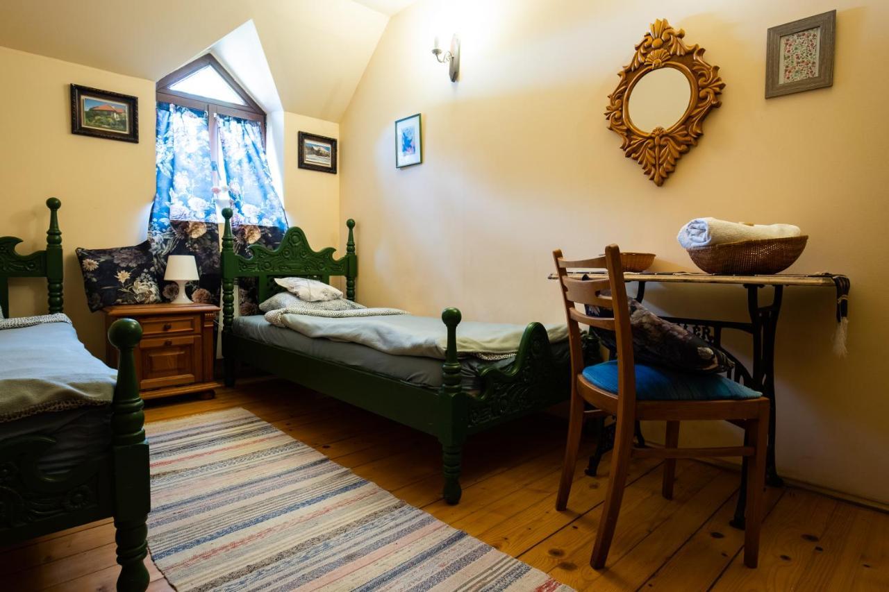 Modryna Ranczo Bed and Breakfast Krasiczyn Exteriör bild